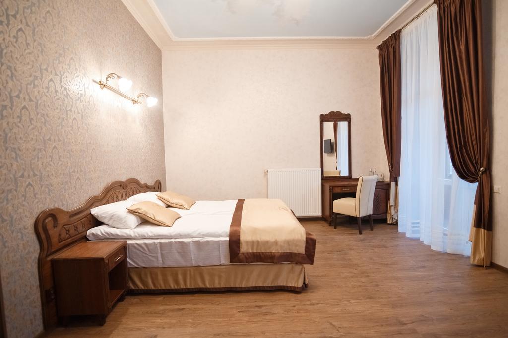 Mini-Hotel Guest House Inn Lviv Extérieur photo